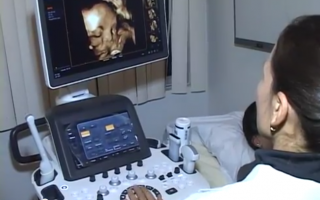 Ampliar a imagem - Vídeo mostra imagens em 3D do bebê e a emoção da mamãe.
